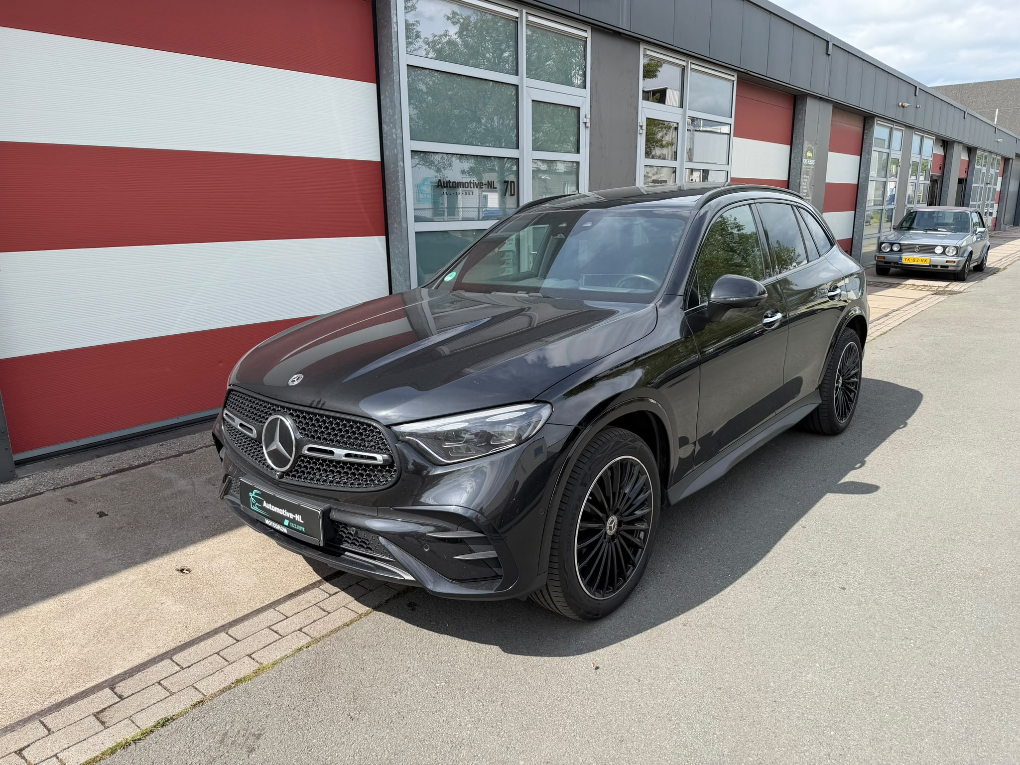 Geïmporteerde Mercedes staat klaar bij Automotive-NL